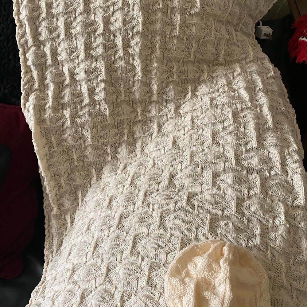 Sm blanket with hat hand crafted, wool
